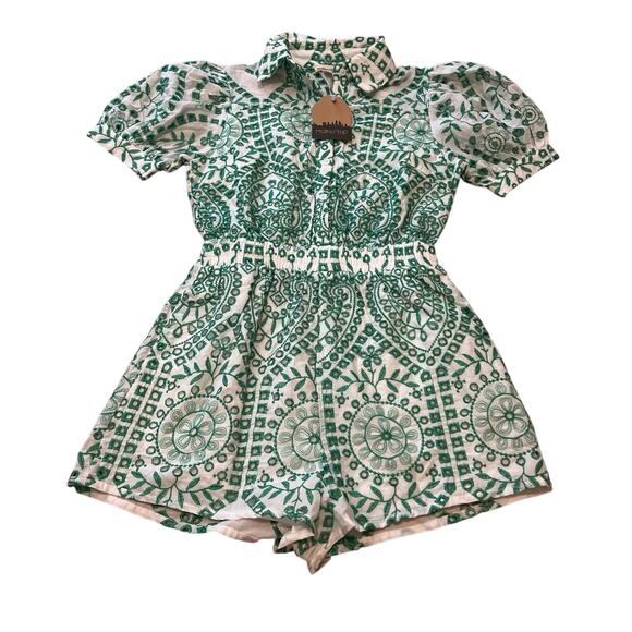 Main Strip NWT Eyelet Lace Puff Sleeve Romper Green White Boho Tropical Medium - Picture 2 of 8